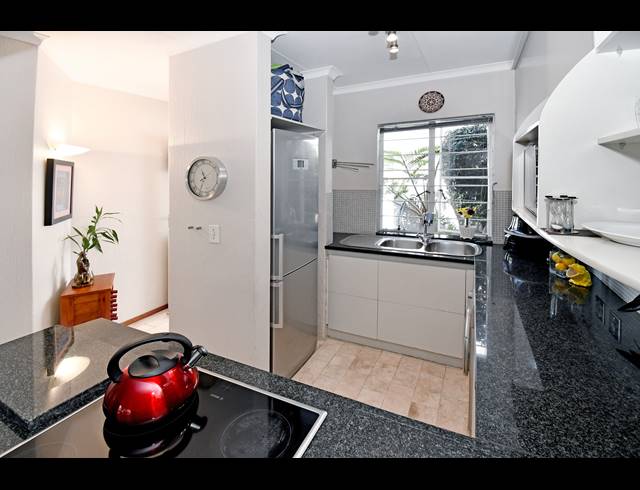 2 BEDROOM TOWNHOUSE FOR SALE IN KELLAND